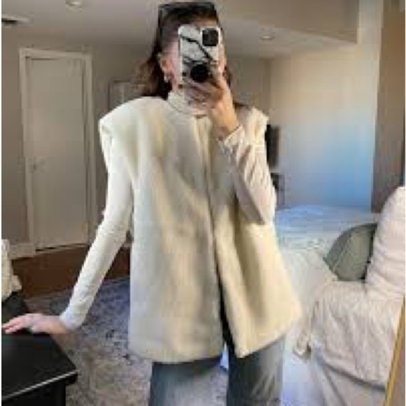 H&M Cream Sleeveless Vest - Picture 2 of 2